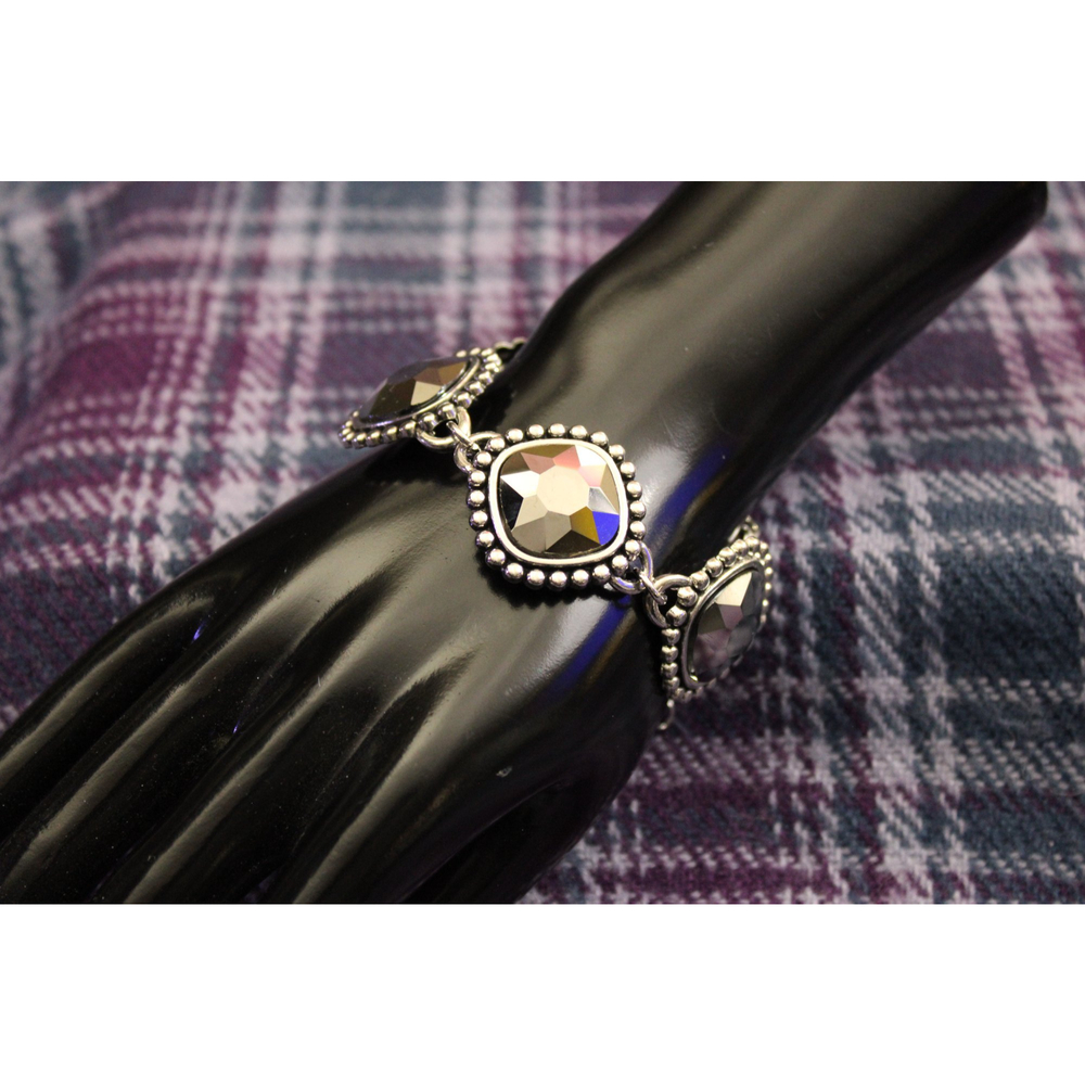 Silver-tone Acrylic Faceted Chain Bracelet - Picture 2 of 7